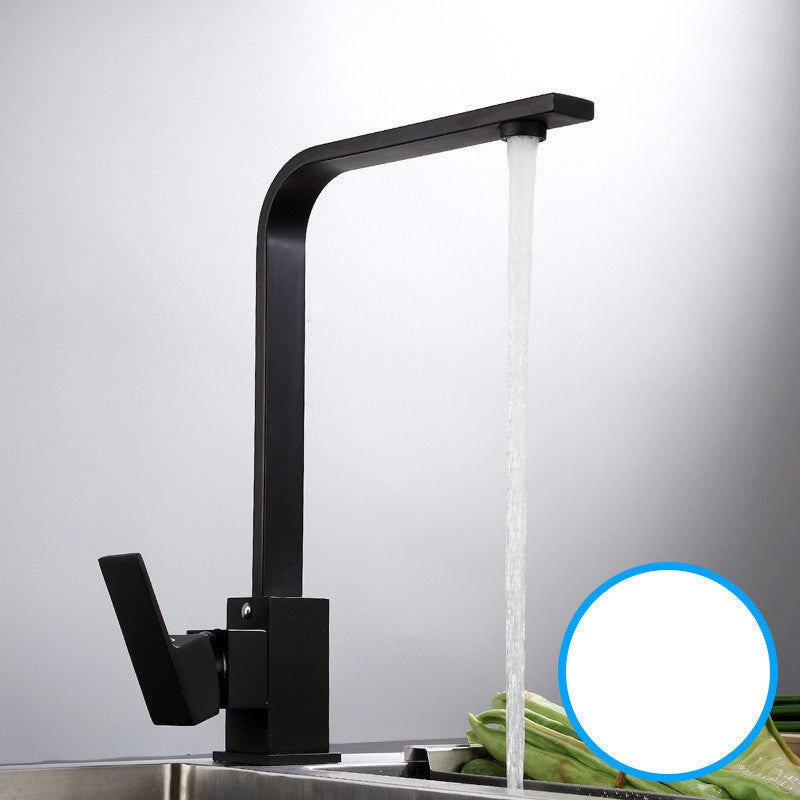 Moderne Küchenarmatur in schwarz