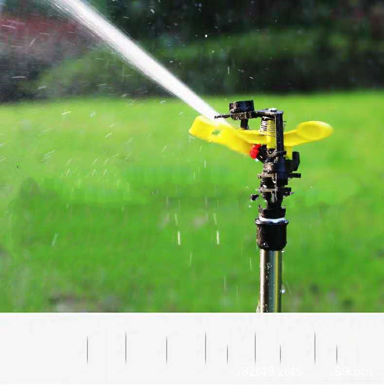 Sprinkler mit Stativ