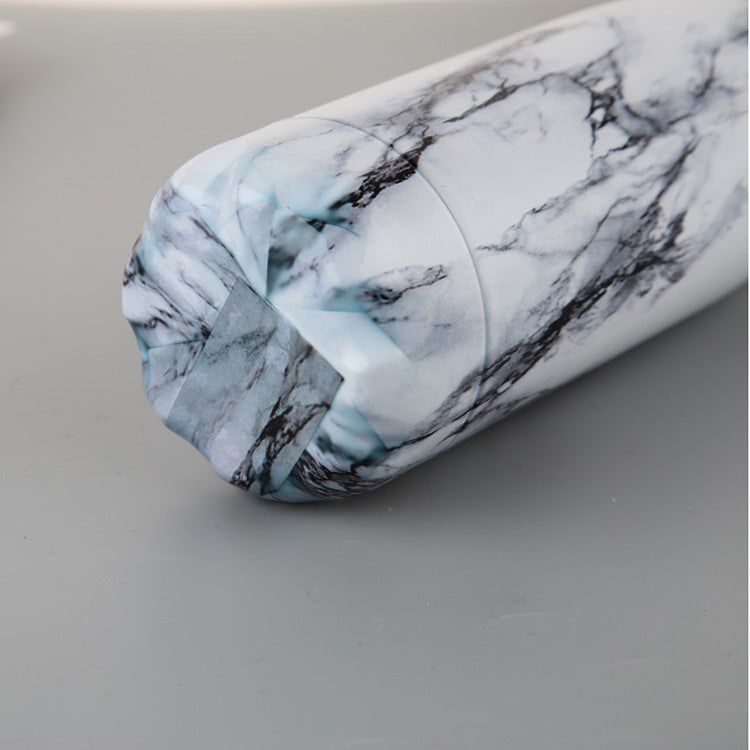 Thermo-Trinkflasche – Ihr perfekter Begleiter für heiße und kalte Getränke